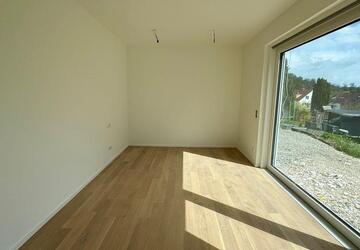 Wohnung Esslingen am Neckar Oberesslingen - 4 Zimmer, 135 m&sup2;, 2.565&euro; | Angebot:26004778