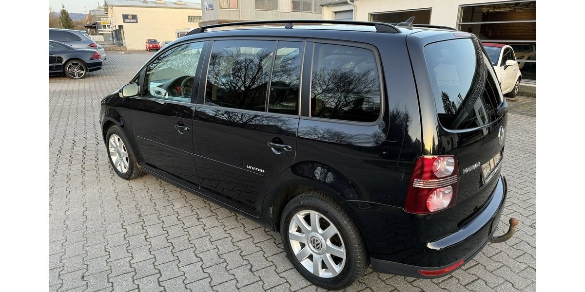 VW Touran 2.0 TDI BM United *Navi,7 Sitzer,18´´Alu* 342.000 km 2.850 &euro; Schorndorf 73614