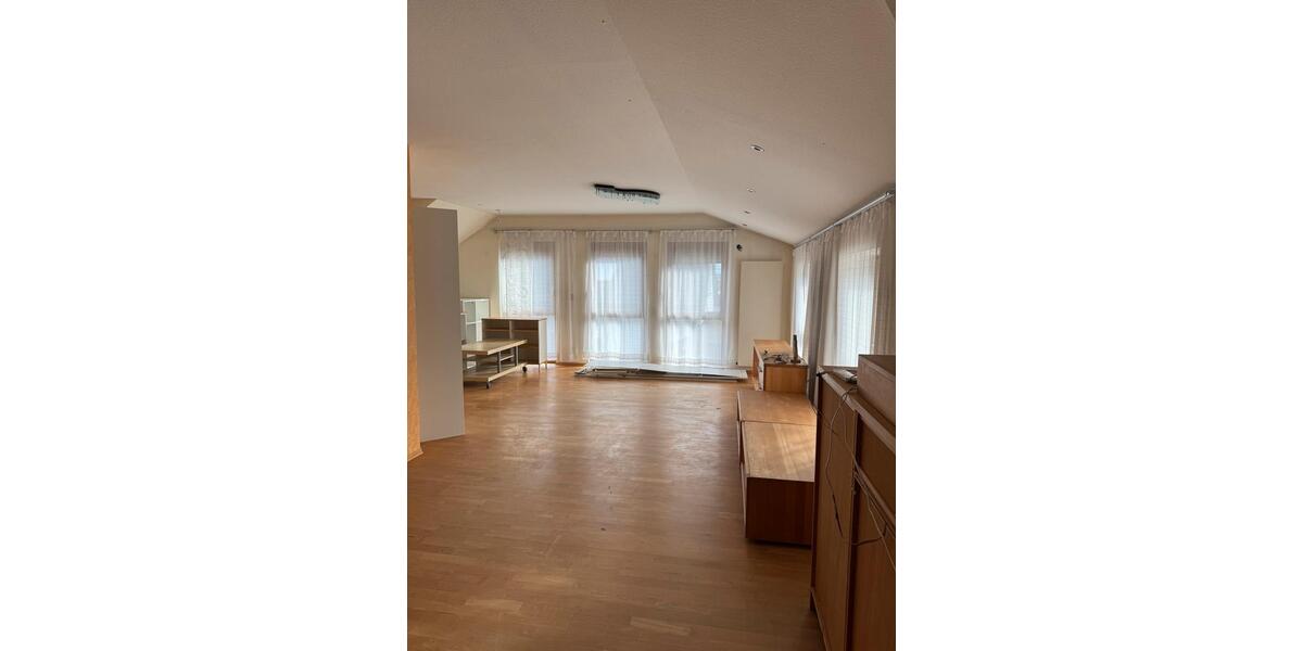 Dachgeschoßwohnung Ruppertshofen - 4 Zimmer, 130 m&sup2;, 950&euro; | Angebot:26310112