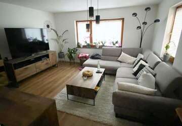 Wohnung Hülben - 3 Zimmer, 75 m&sup2;, 900&euro; | Angebot:27104358